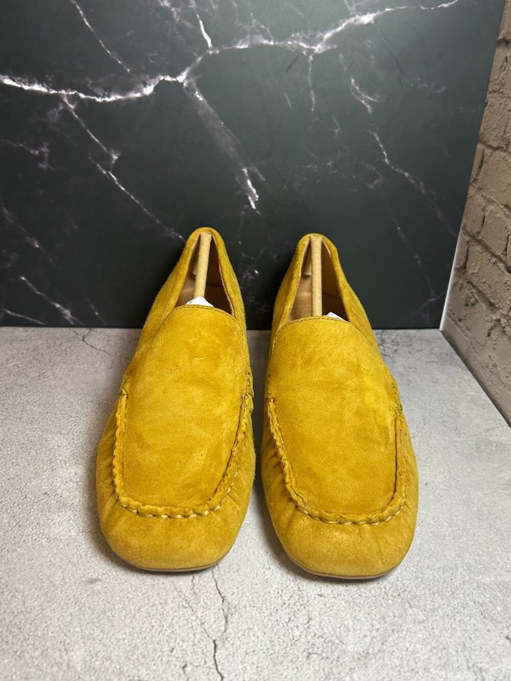 VIONIC PILAR SUEDE RUCHED TOE LOAFERS (7)